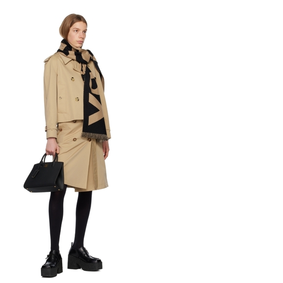 Burberry Beige & Black Logo Jacquard Scarf nwt - Picture 2 of 8